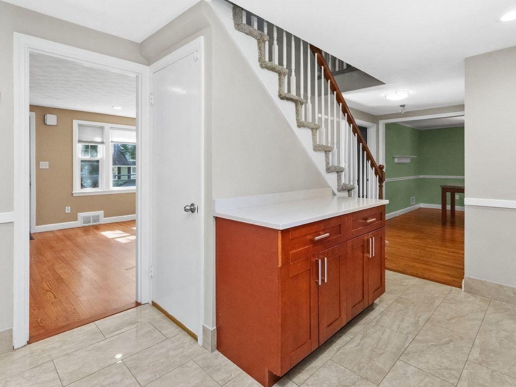 81 Wetherbee Road, Waltham, MA Photo #7