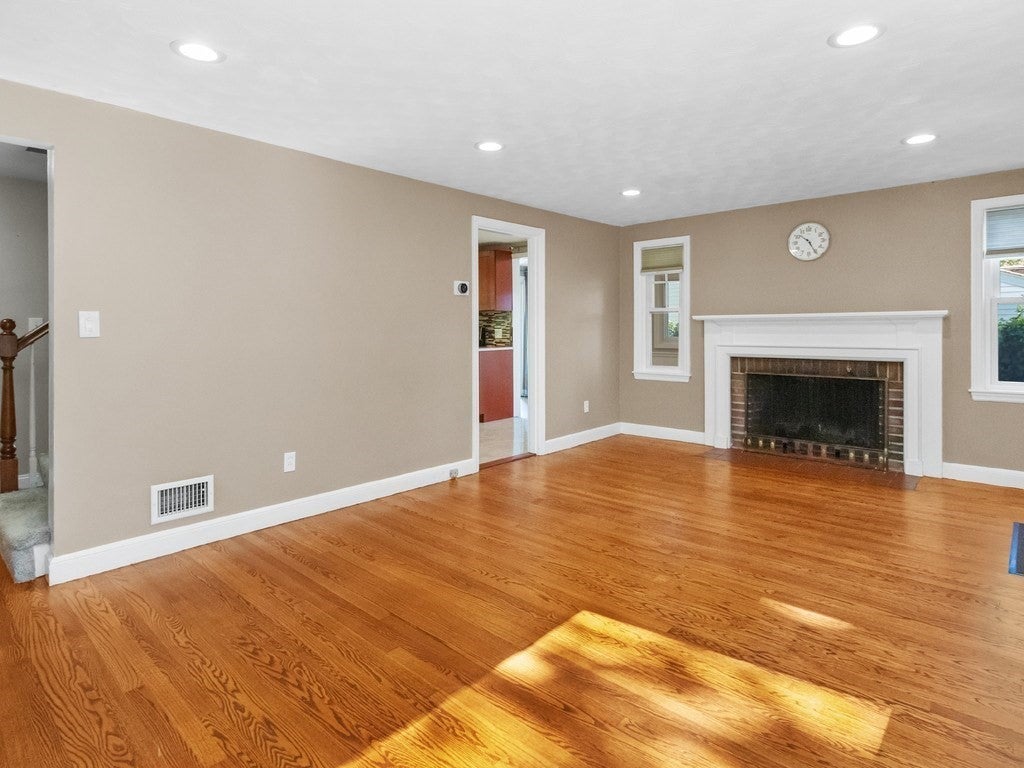 81 Wetherbee Road, Waltham, MA Photo #9
