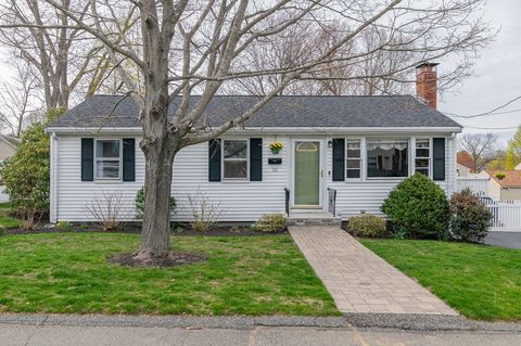 30 Lillian Rd Weymouth MA 02189