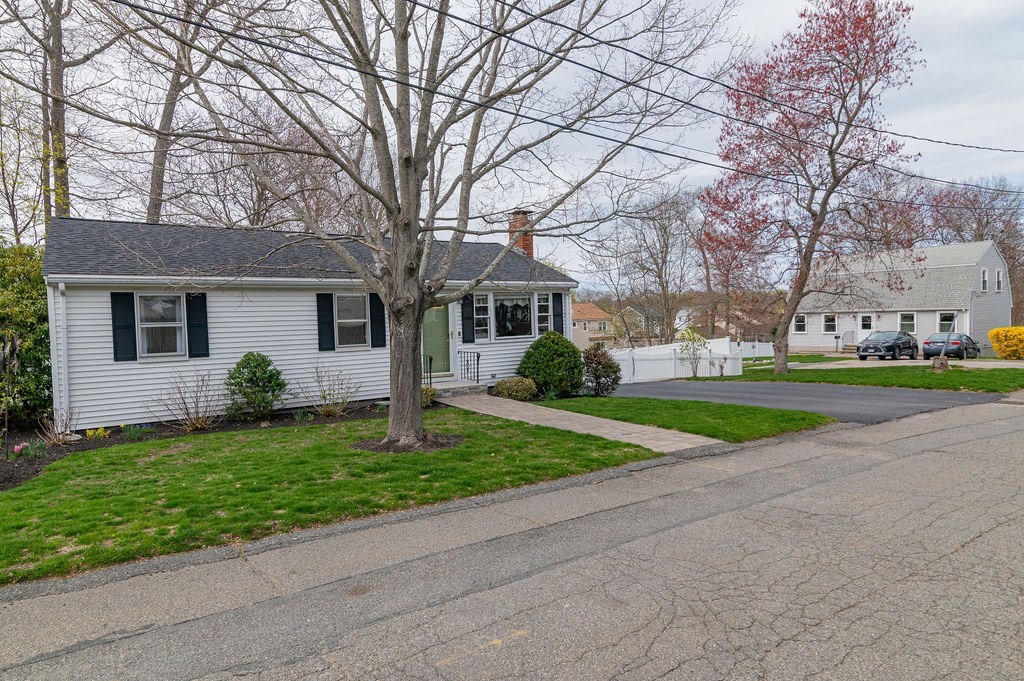 30 Lillian Rd