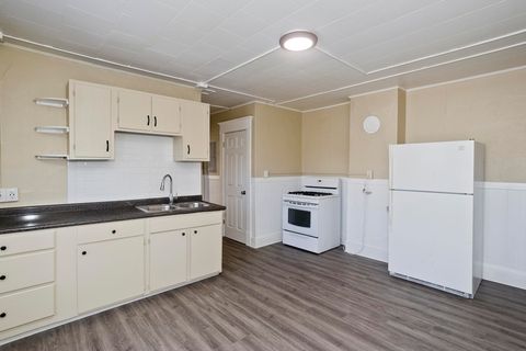 Photo of 1196 Grattan St #2R, Chicopee, MA 01013 (MLS # 73476743)