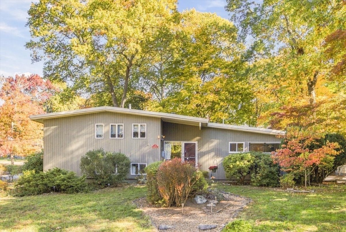 9 Kent Rd, Norwood, MA Photo #36