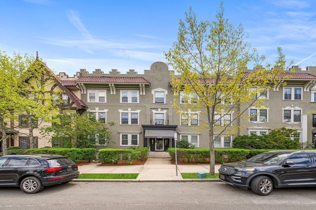 1738 Commonwealth Ave 4