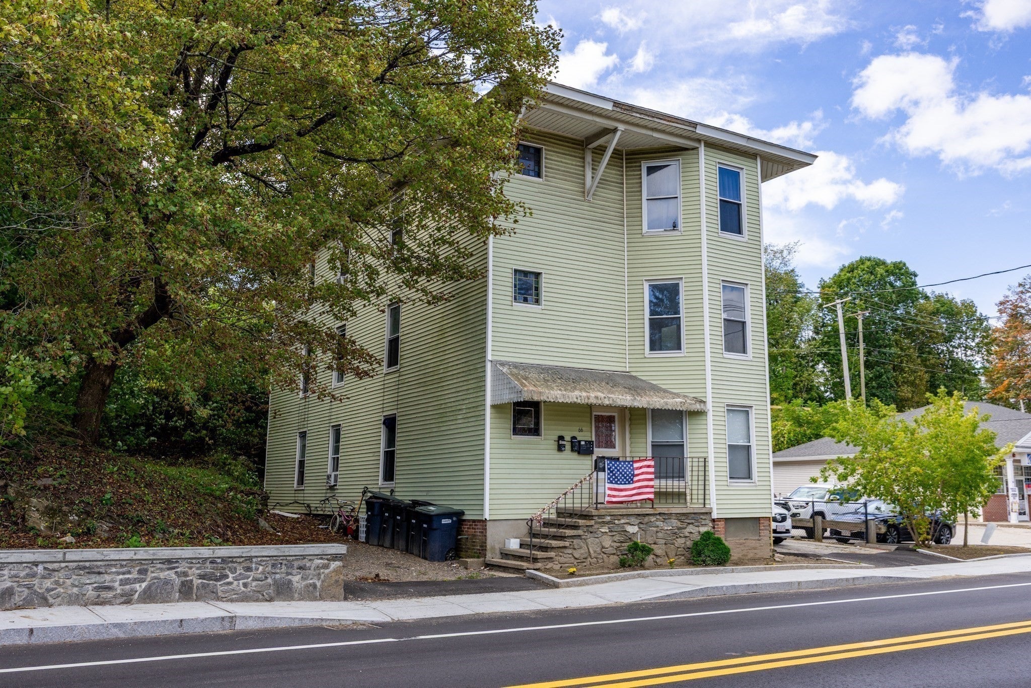 66 E Main St