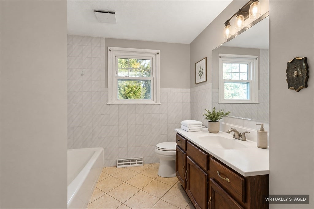 15 Blue Jay Avenue, Dracut, MA, 15 Blue Jay Avenue, Dracut, MA Photo #18