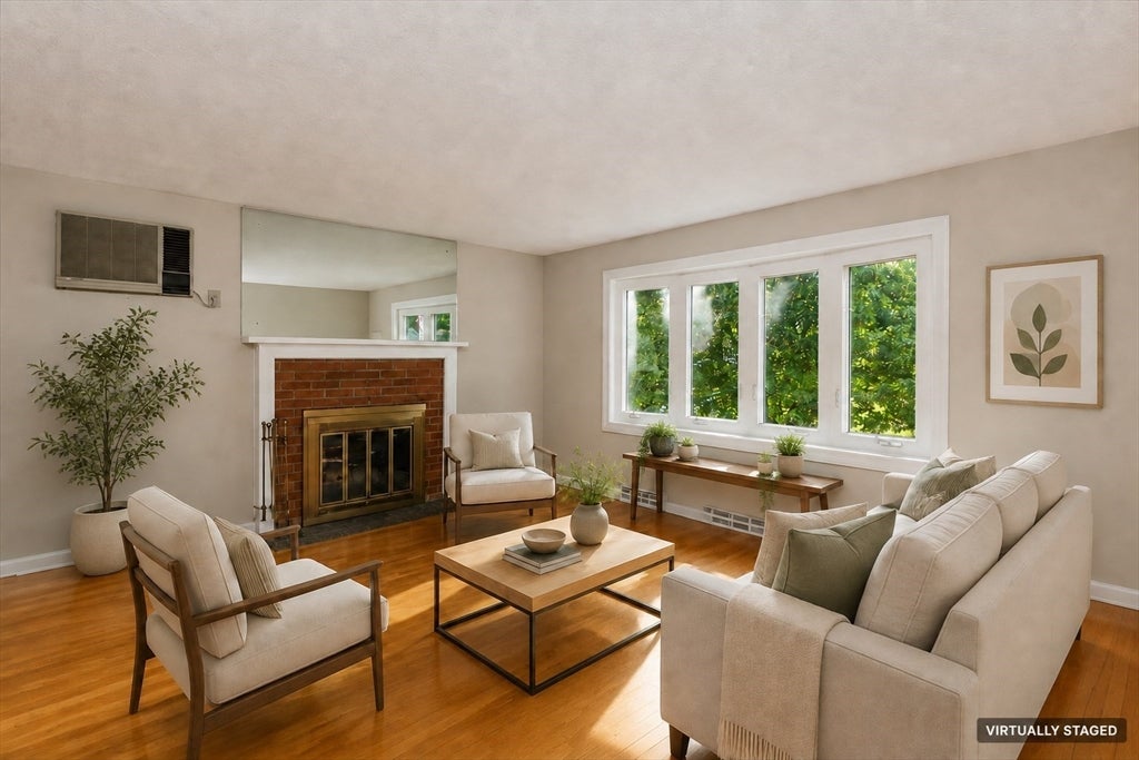 15 Blue Jay Avenue, Dracut, MA, 15 Blue Jay Avenue, Dracut, MA Photo #2