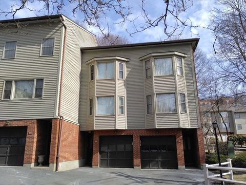 Photo of 105 Beaconsfield RD #105, Brookline, MA 02445 (MLS # 73543212)