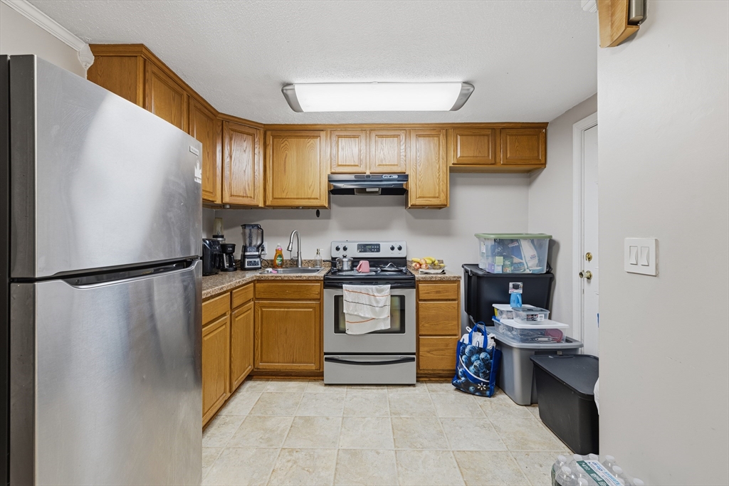 11 Auna Dr 6