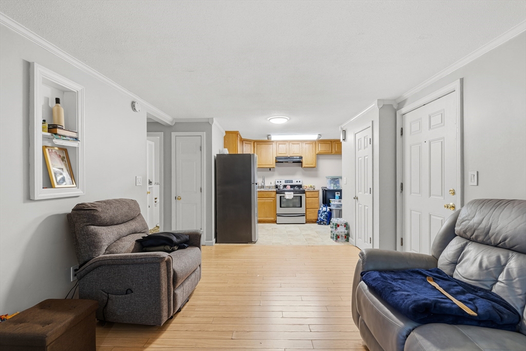 11 Auna Dr 6