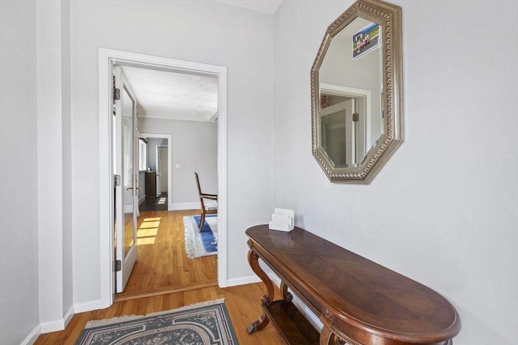 17 Gilbert St