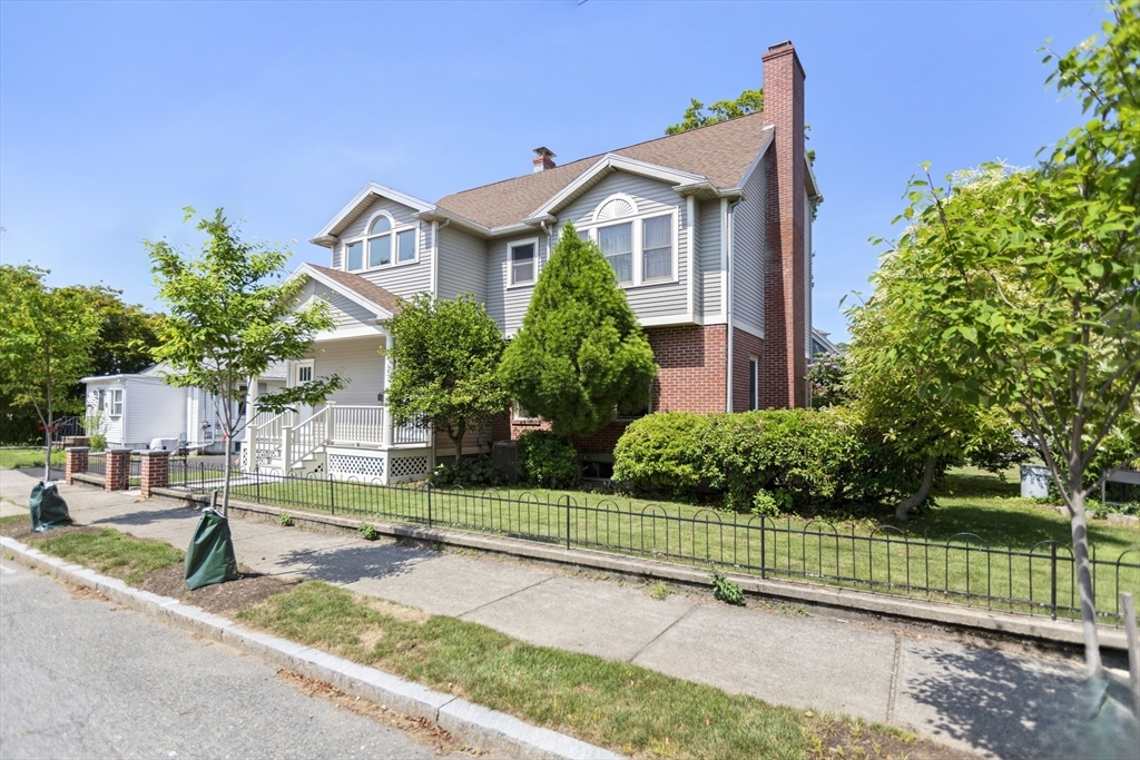 17 Gilbert St