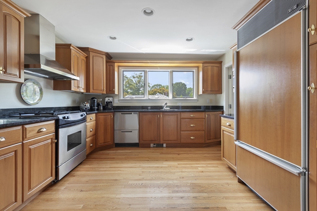 17 Gilbert St