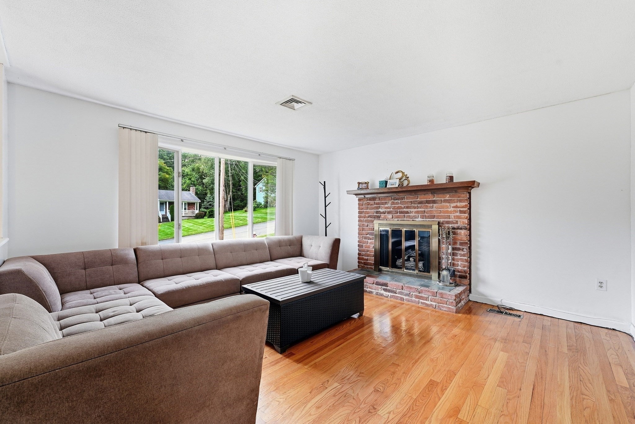 131 Beacon Hill Rd, West Springfield, MA, 131 Beacon Hill Rd, West Springfield, MA Photo #2