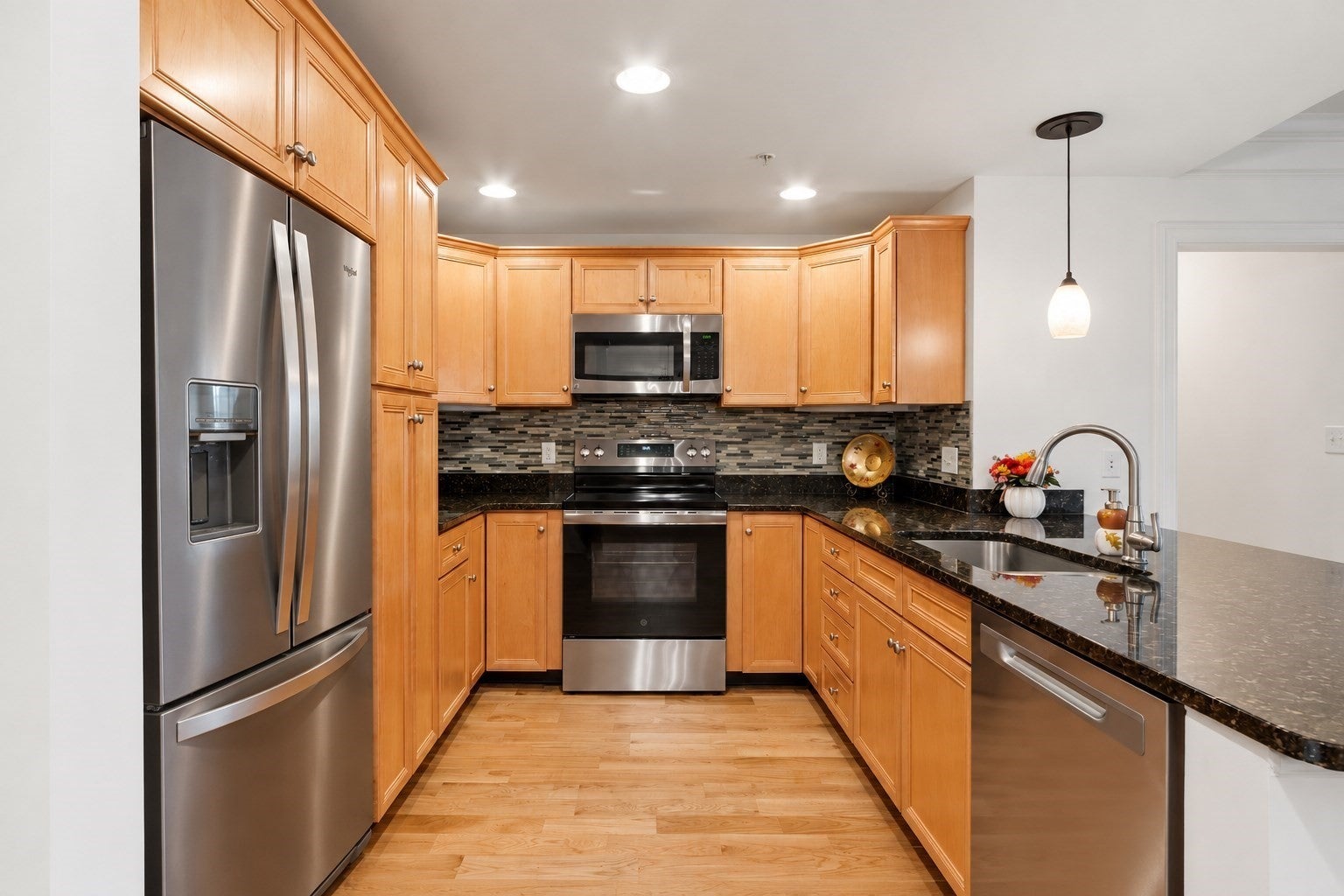1204 Emerald Court #1204, Tewksbury, MA Photo #6