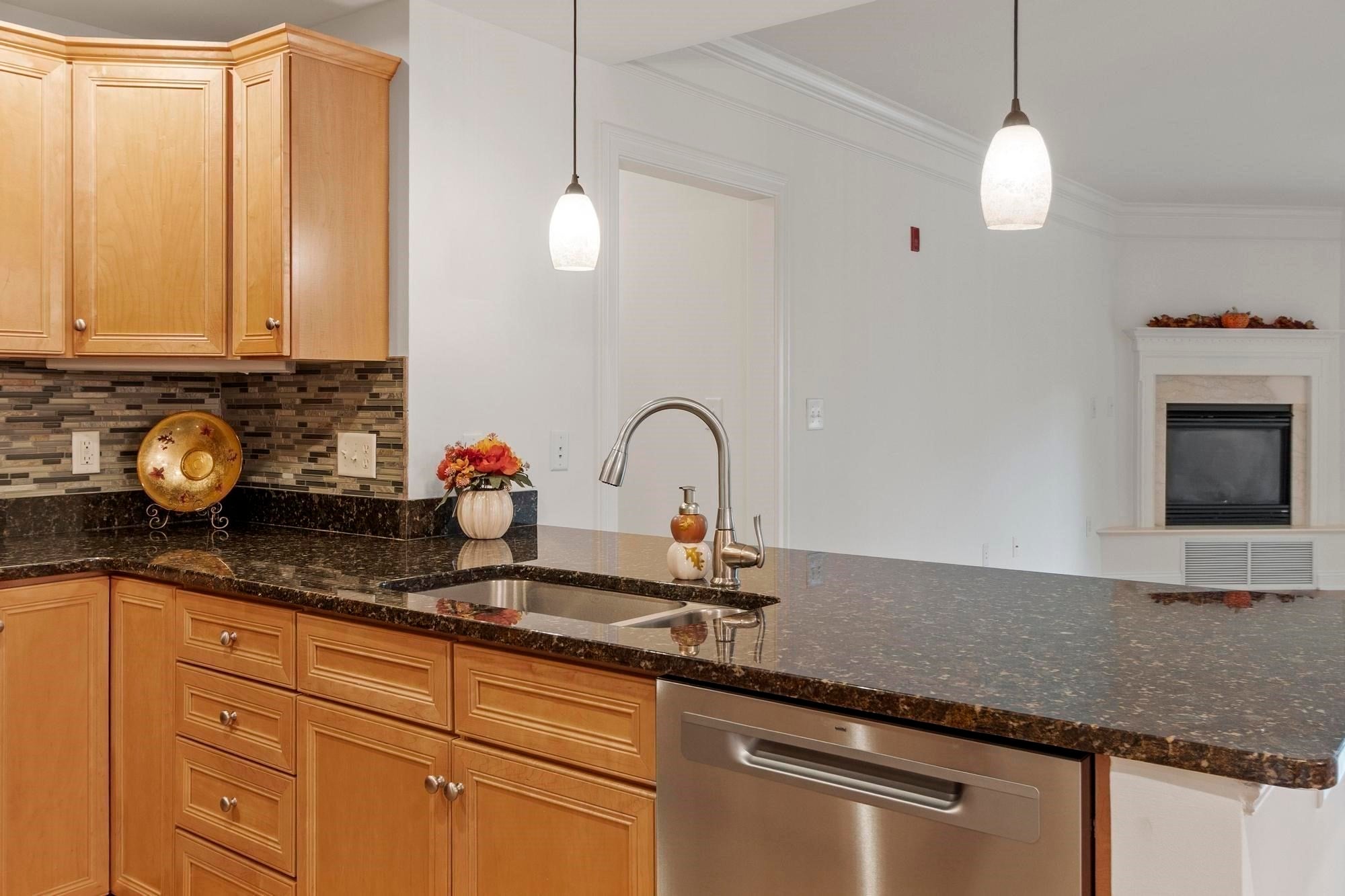 1204 Emerald Court #1204, Tewksbury, MA Photo #8