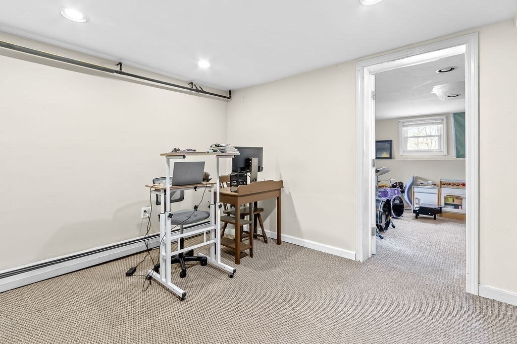 Auburn, Massachusetts 01501, United States, 3 Bedrooms Bedrooms, ,1 BathroomBathrooms,Residential,Active,96232