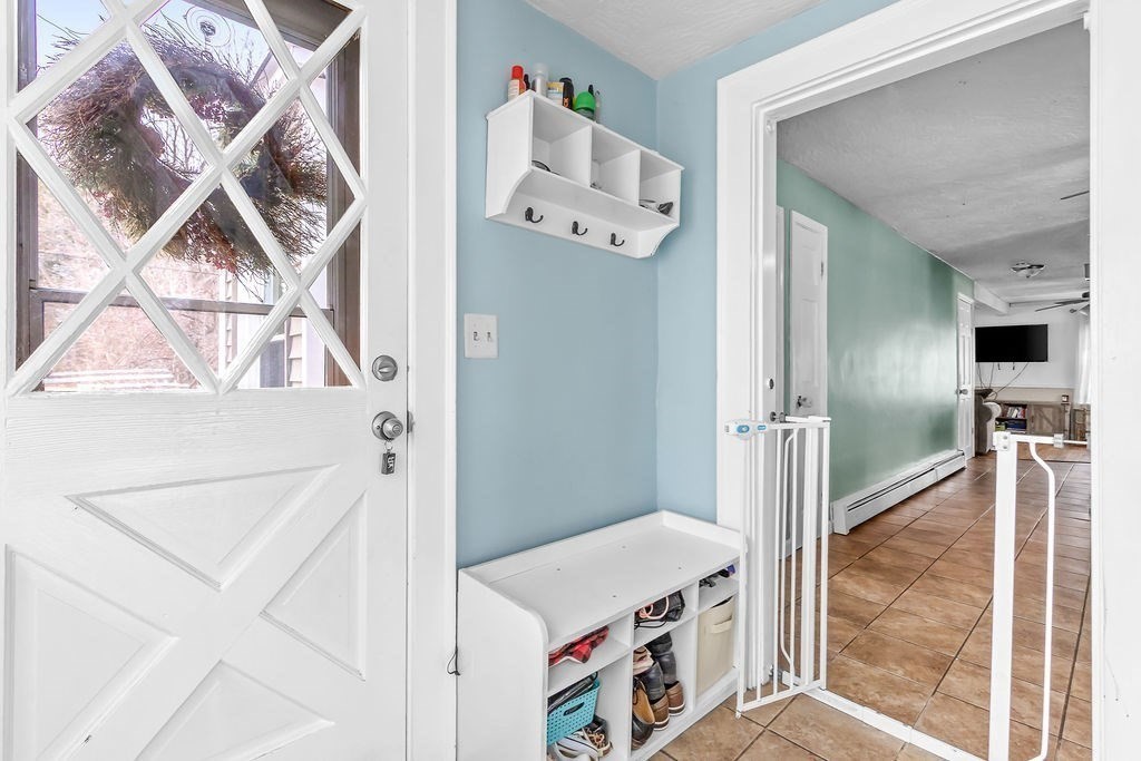 Auburn, Massachusetts 01501, United States, 3 Bedrooms Bedrooms, ,1 BathroomBathrooms,Residential,Active,96232