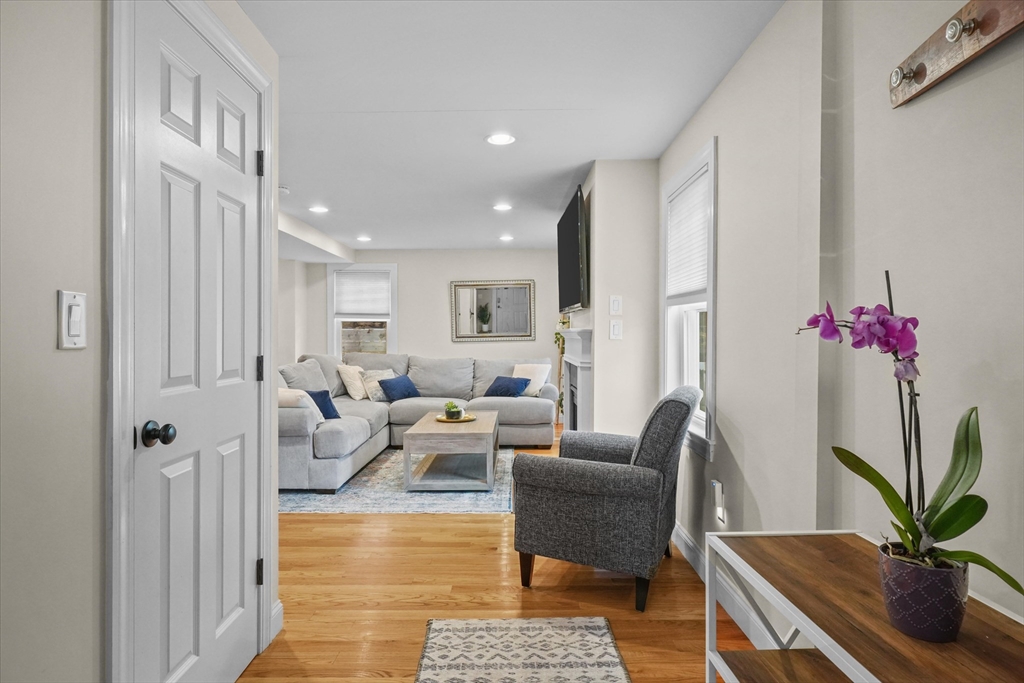 18 Ames St