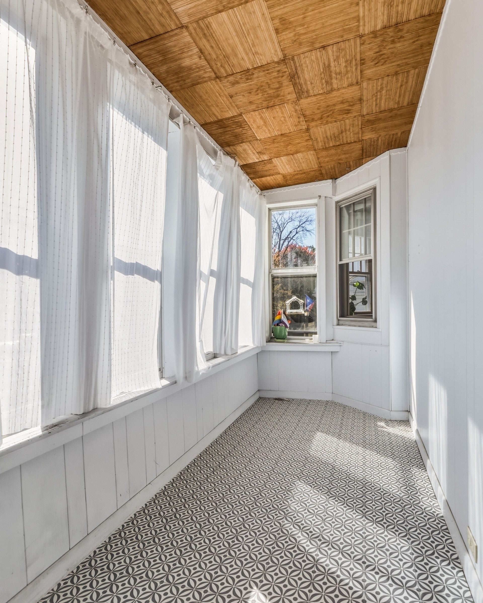 196 Sargeant St, Holyoke, MA, 196 Sargeant St, Holyoke, MA Photo #8