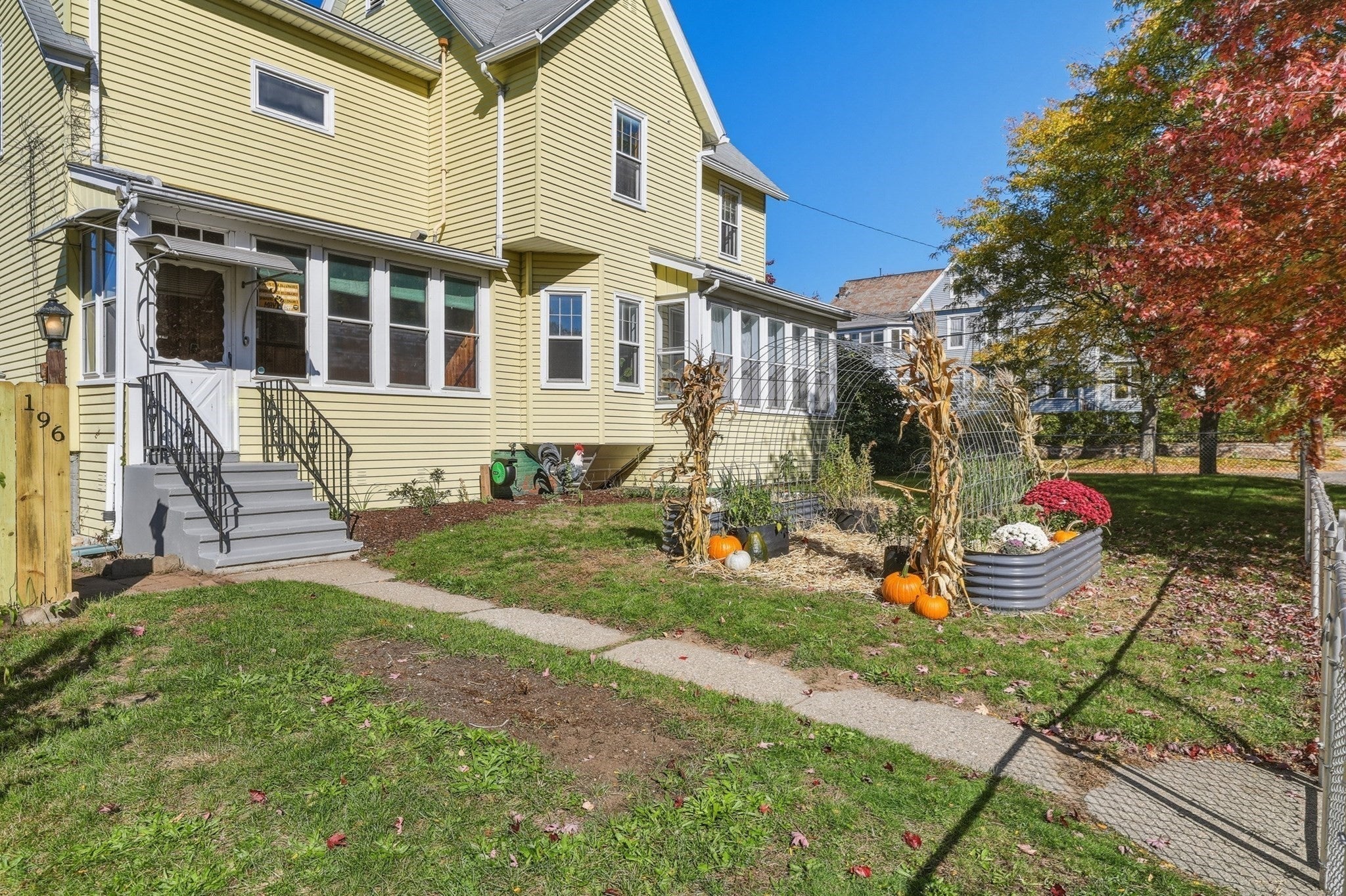 Photo of 196 Sargeant St, Holyoke, MA