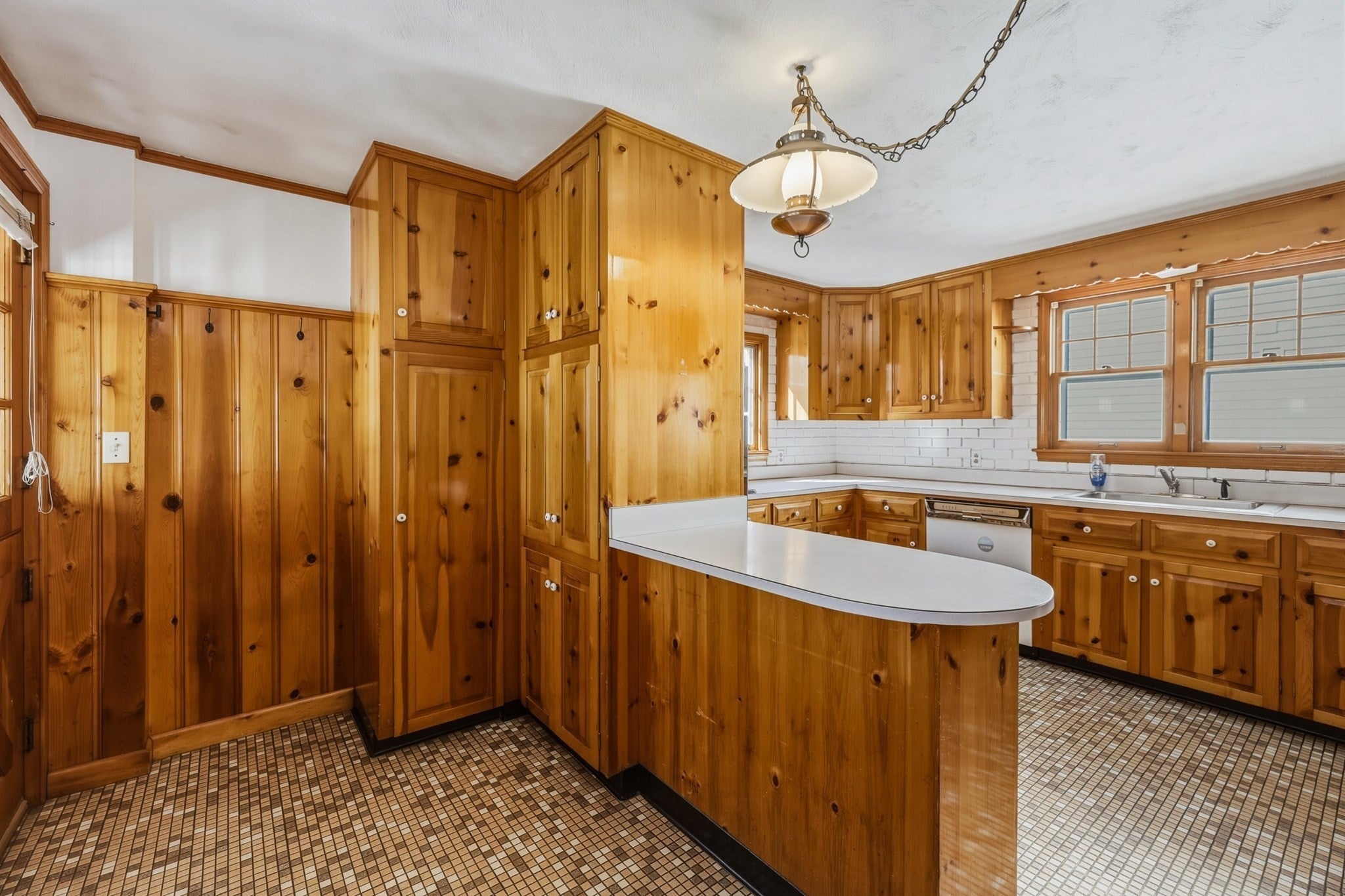 196 Sargeant St, Holyoke, MA, 196 Sargeant St, Holyoke, MA Photo #15
