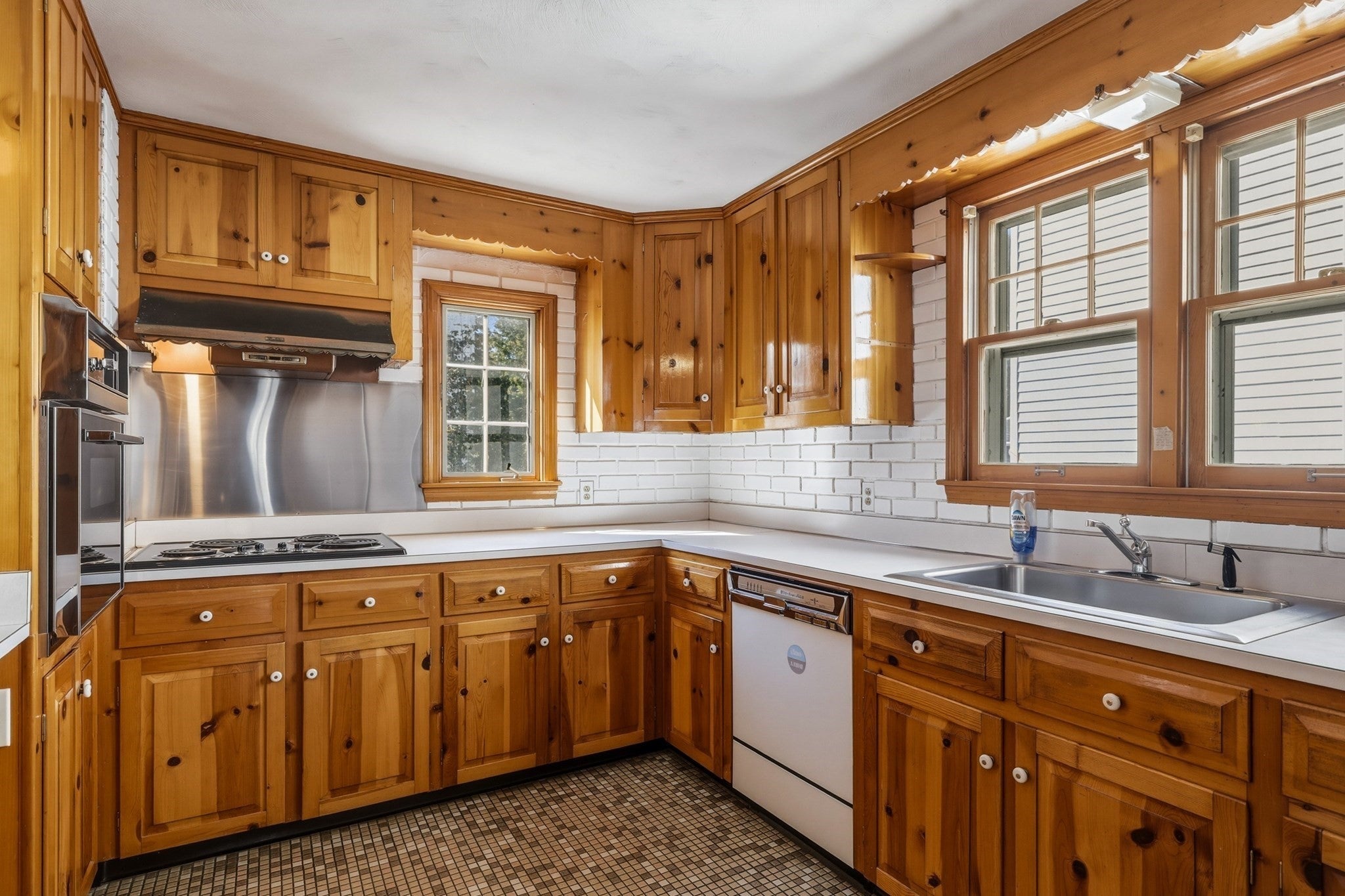 196 Sargeant St, Holyoke, MA, 196 Sargeant St, Holyoke, MA Photo #16