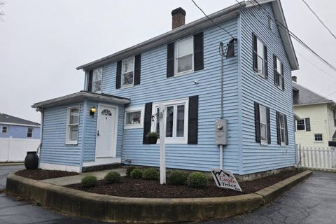 5 Eaton Pl Leominster MA 01453