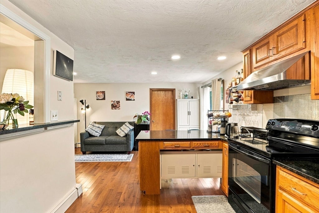 69 Maynard St, Newton, MA Photo #16