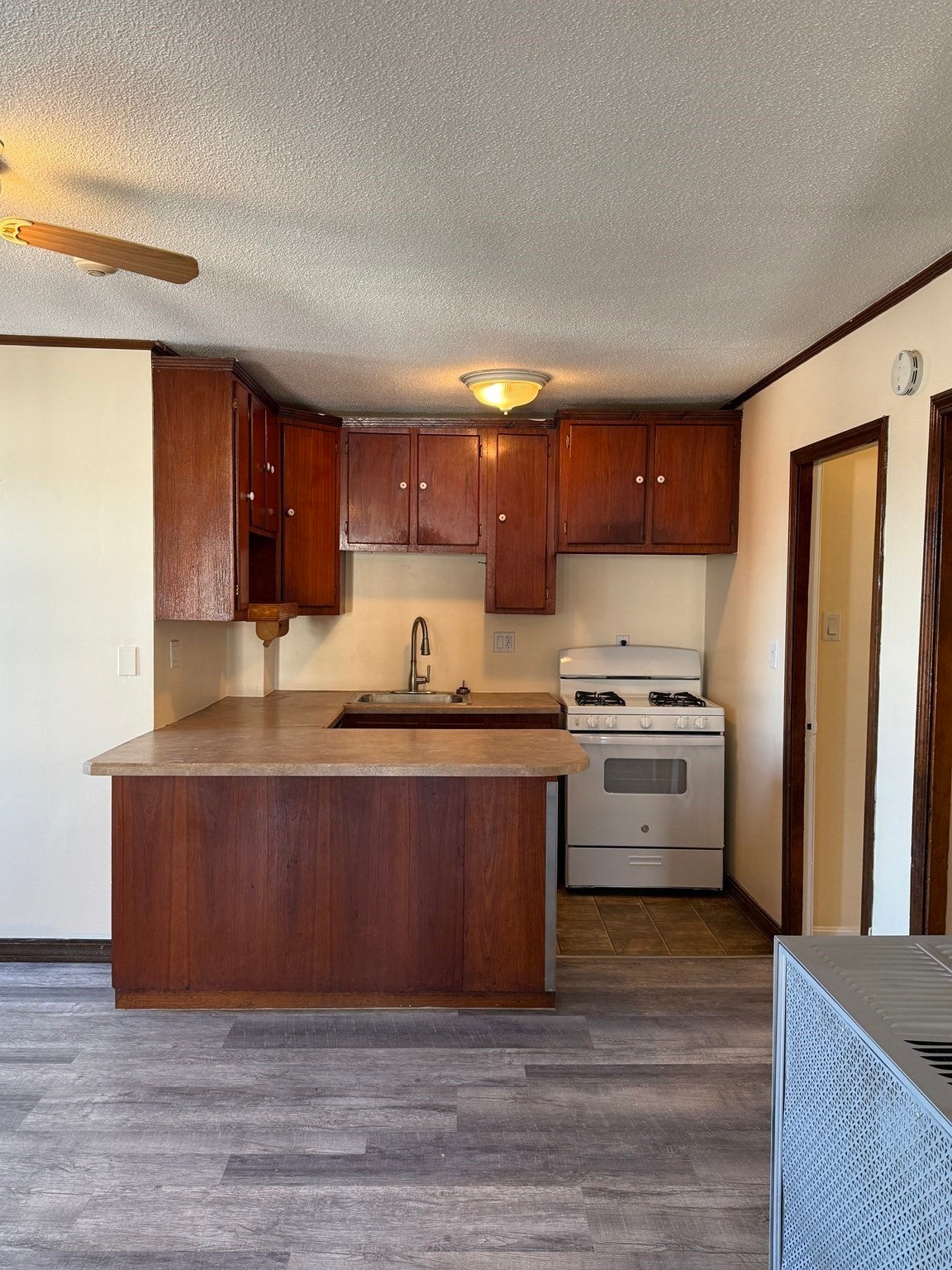 212-218 Lowell St 3W