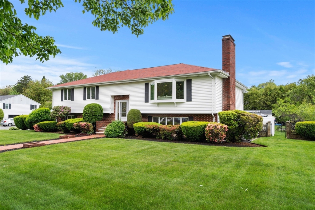 9 Indian Rock Dr