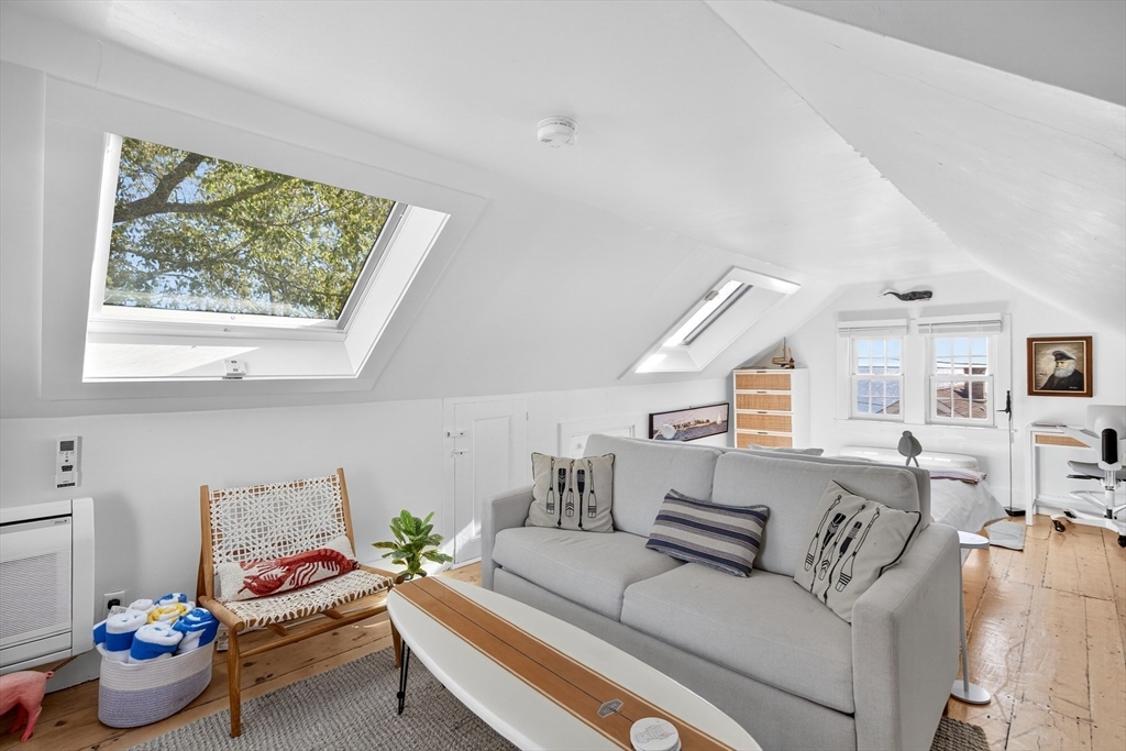 452 Commercial Street Unit 5