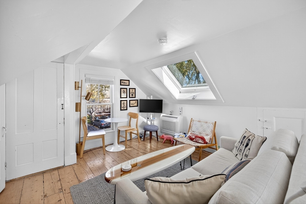 452 Commercial Street Unit 5