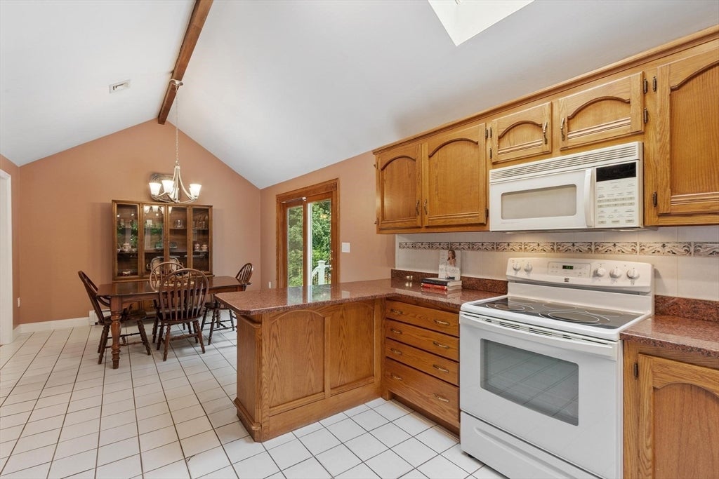 23 Appaloosa Drive, Methuen, MA, 23 Appaloosa Drive, Methuen, MA Photo #10