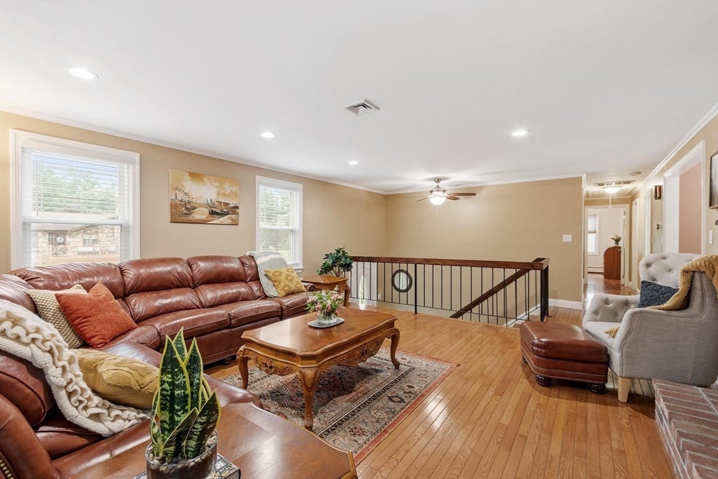 23 Appaloosa Drive, Methuen, MA, 23 Appaloosa Drive, Methuen, MA Photo #3