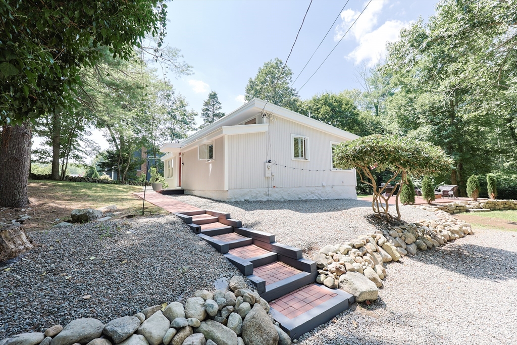 183 Mountain St