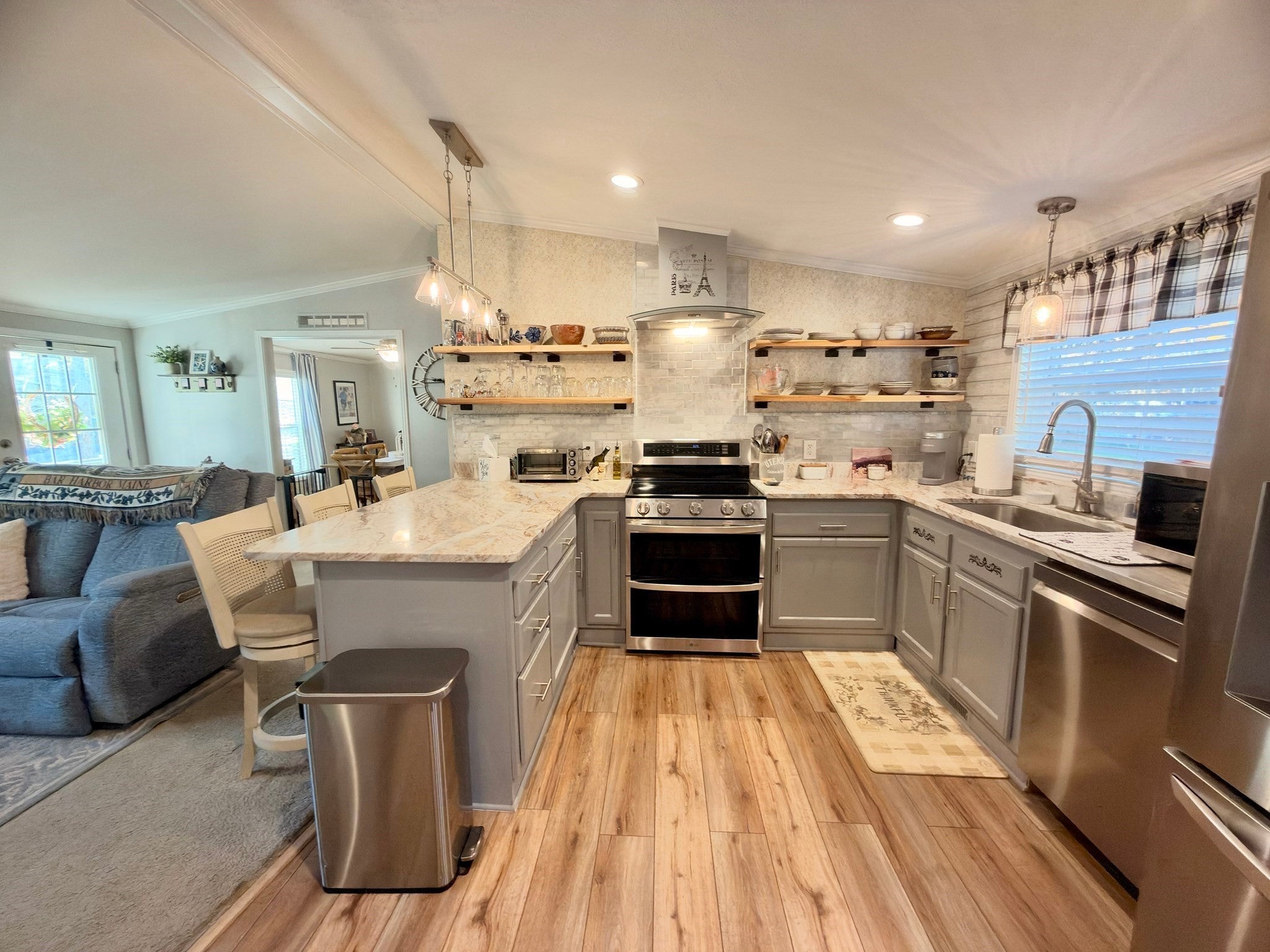 24 Riverview Cir