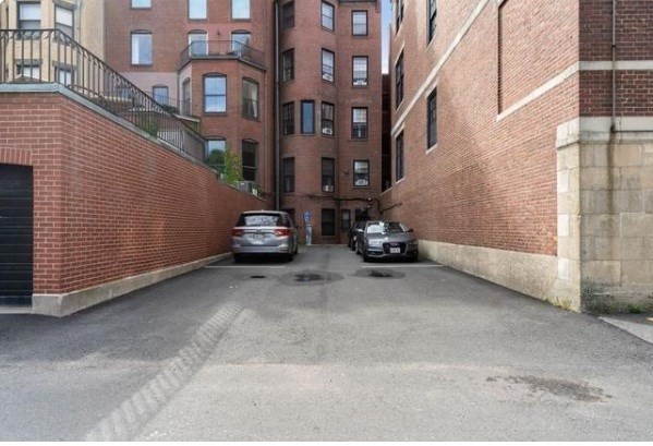 354 Beacon 8