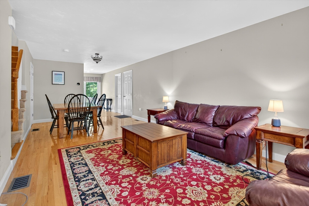 8 Curve St B