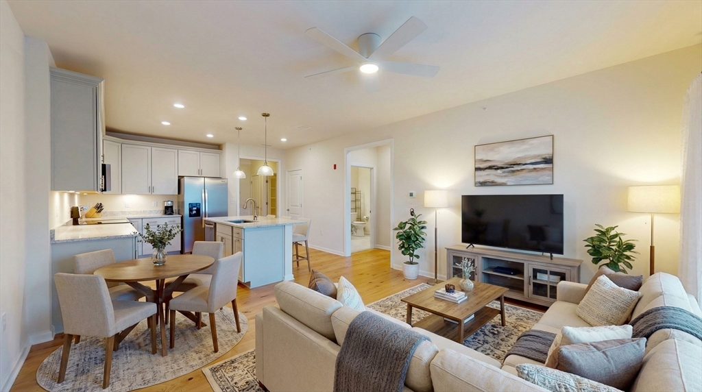 250 Martin's Landing 402