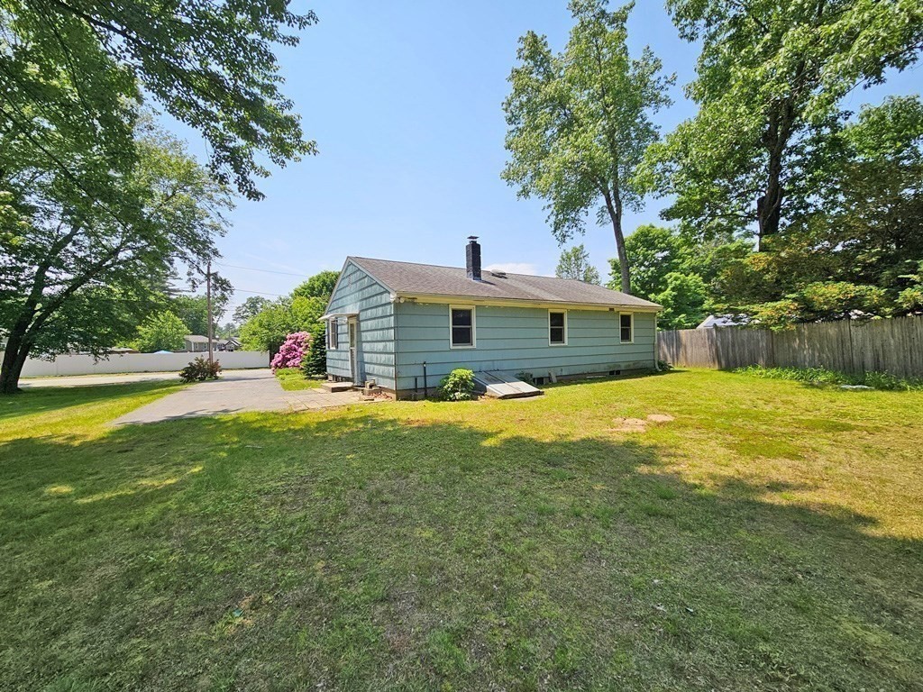 65 Daniel Sq