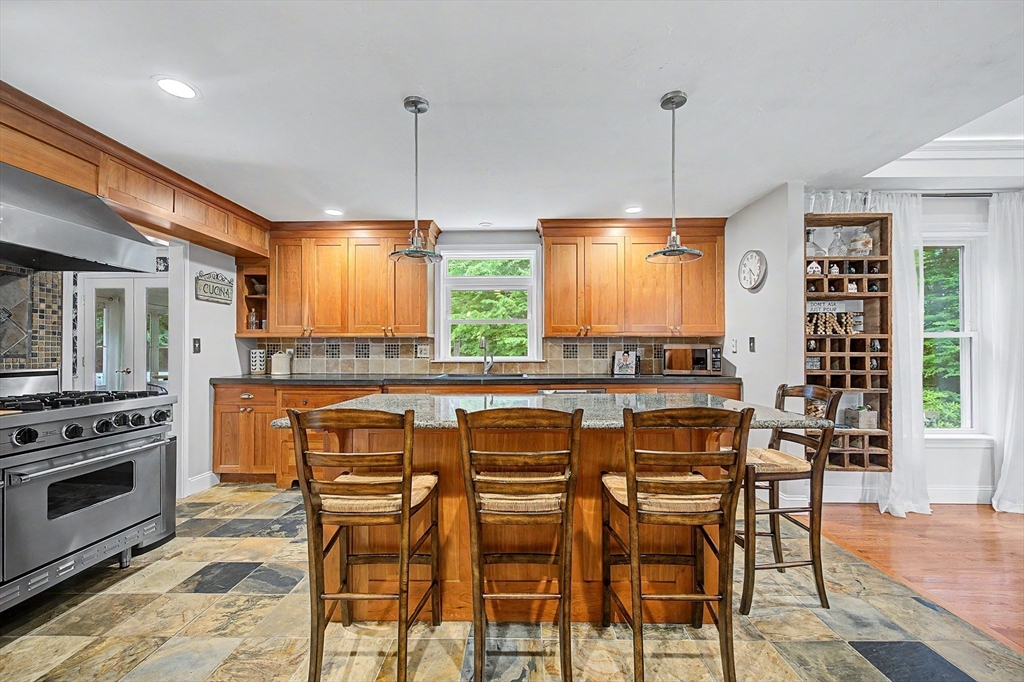 4 Dicarlo Rd