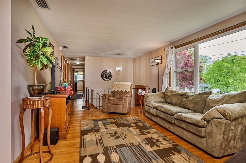 27 Mount Tom Ave.