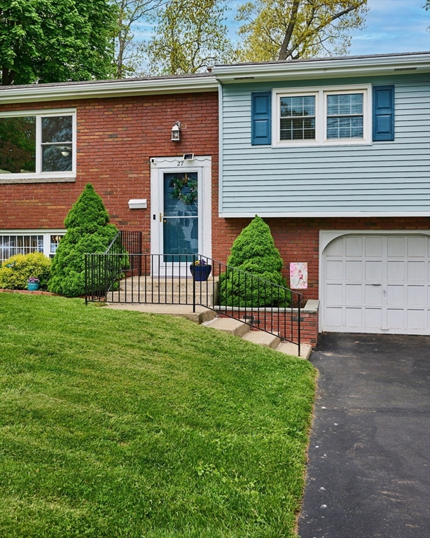 27 Mount Tom Ave.