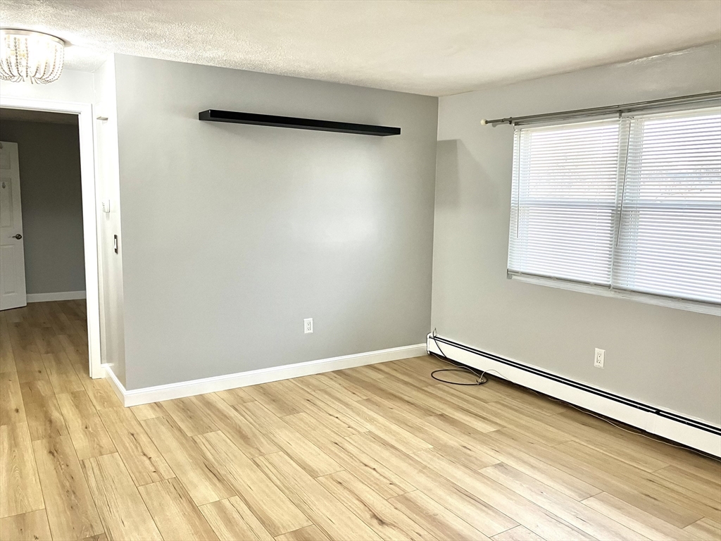 25 Naples Ave R
