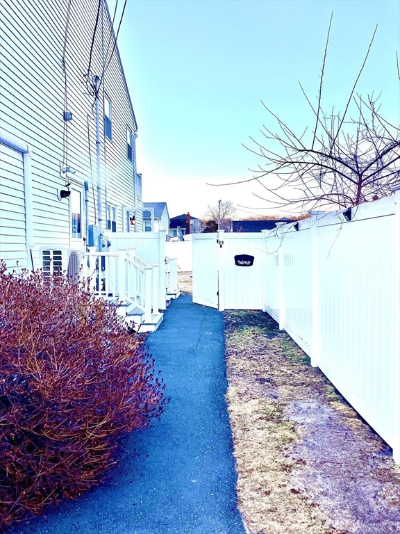 25 Naples Ave R