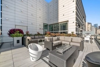 40 Traveler St 212