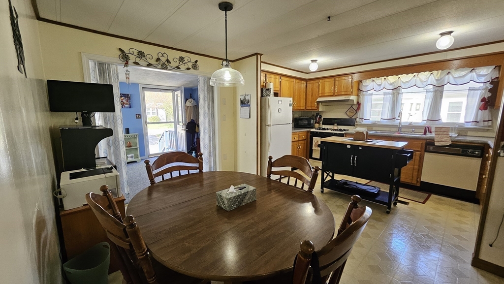 13 Silver Birch Ln