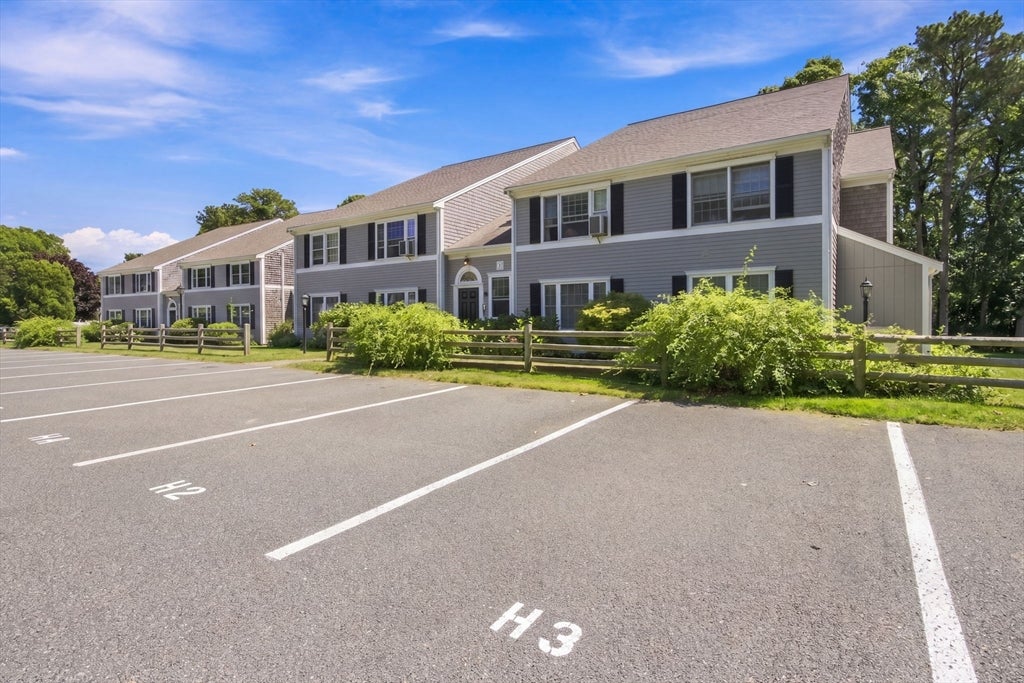 2 Englewood Dr H3