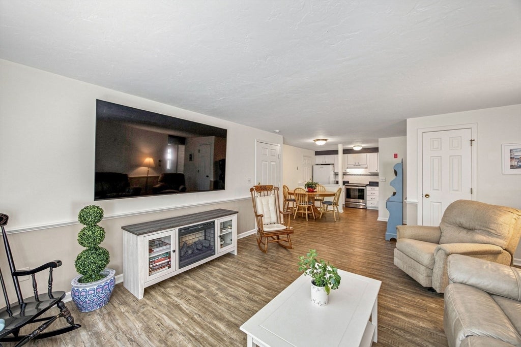 2 Englewood Dr H3