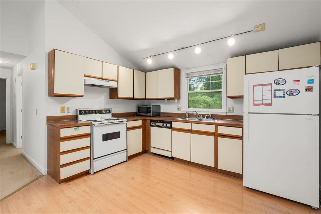 12 Winifred Ave